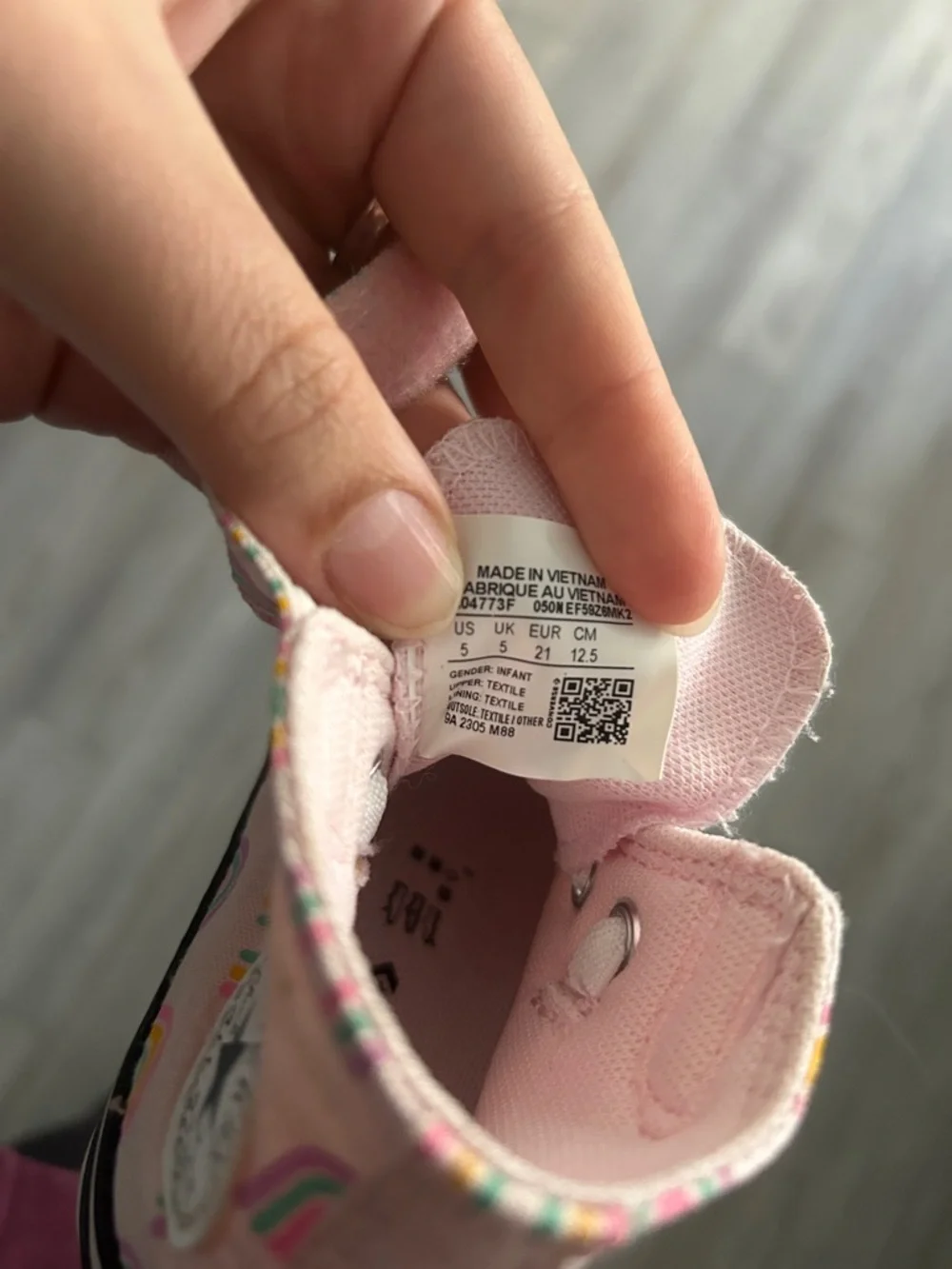 Converse Chuck Taylor All Star Easy-On Sneaker Pink Rainbows Baby Size 5